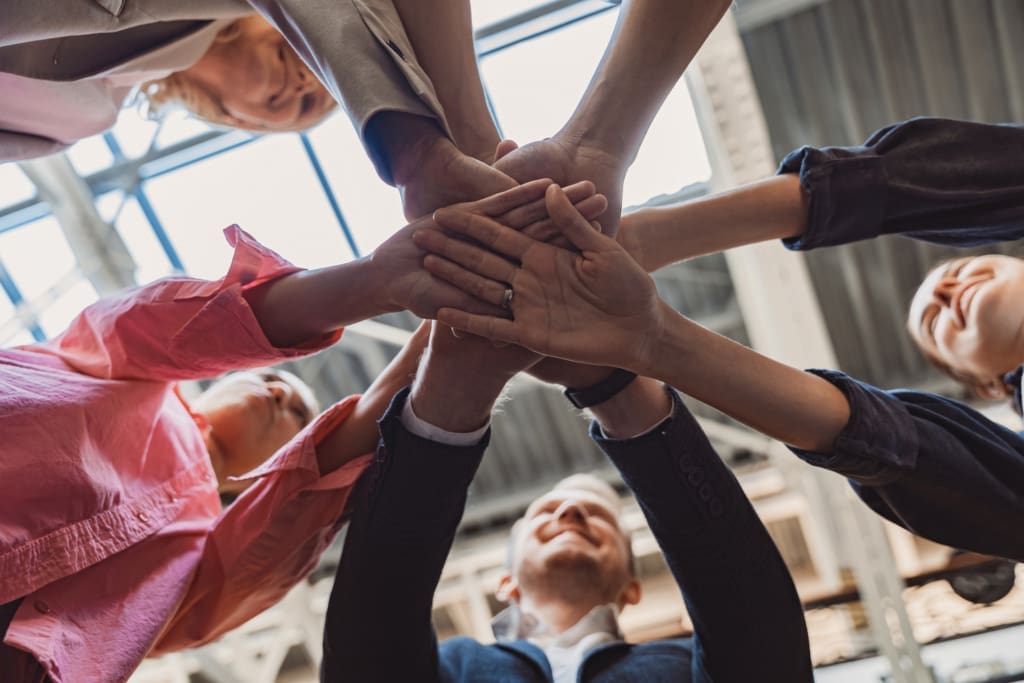 Teambuilding, Teamdynamik, Escape Game, Leadership, Führungskompetenz, Teamkommunikation, Zusammenarbeit, Vertrauen im Team, Stressmanagement, Problemlösung, Unternehmenskultur, Mitarbeiterentwicklung, erlebnisorientiertes Teambuilding, Teamevent, URBANescape